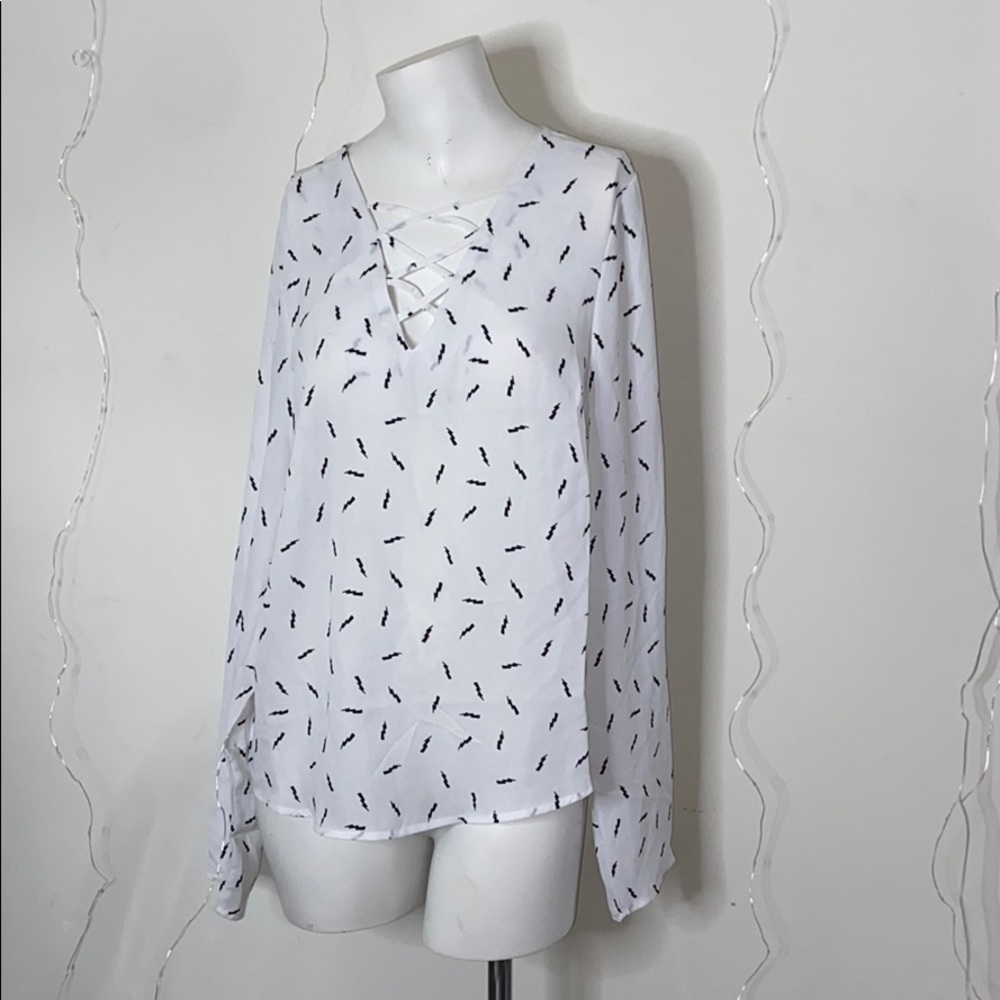 Casual blouse with graphic design